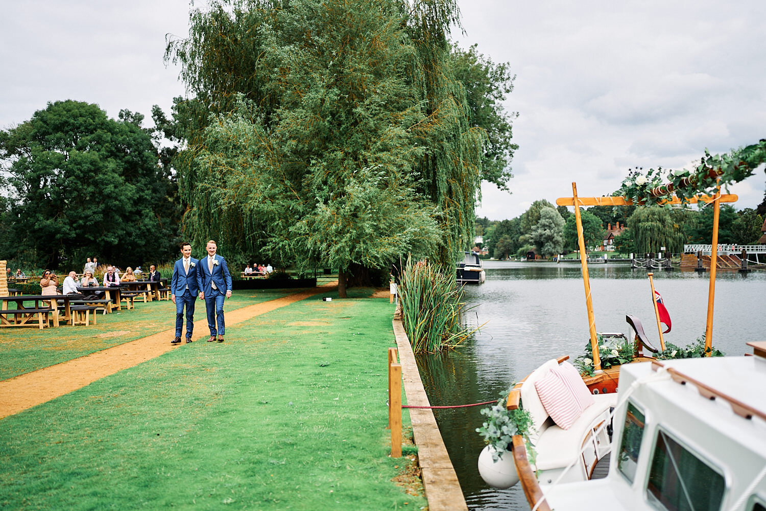  Richard and William Wedding The Swan at Streatley 