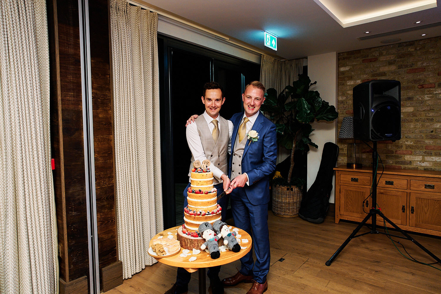  Richard and William Wedding The Swan at Streatley 