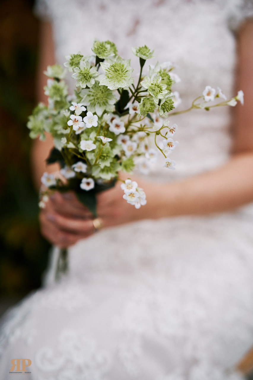  Lizzie Robin wedding at Stokes Farm Barn, Binfield                                