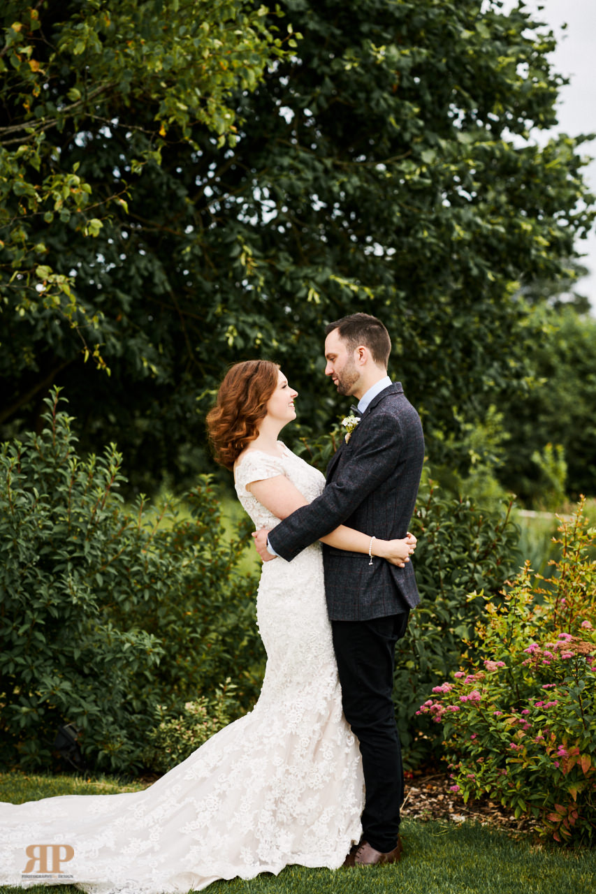  Lizzie Robin wedding at Stokes Farm Barn, Binfield                                
