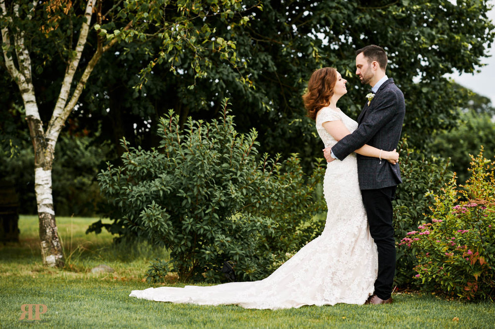  Lizzie Robin wedding at Stokes Farm Barn, Binfield                                