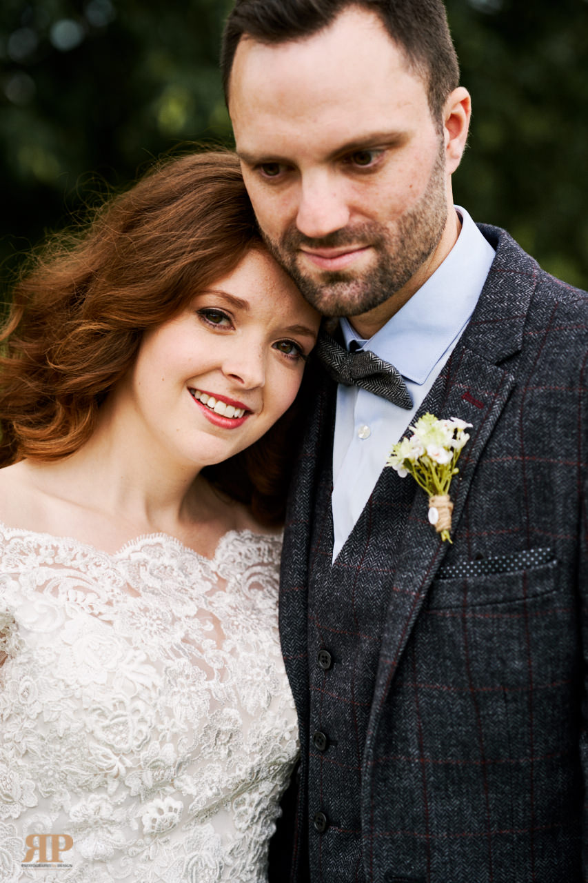  Lizzie Robin wedding at Stokes Farm Barn, Binfield                                
