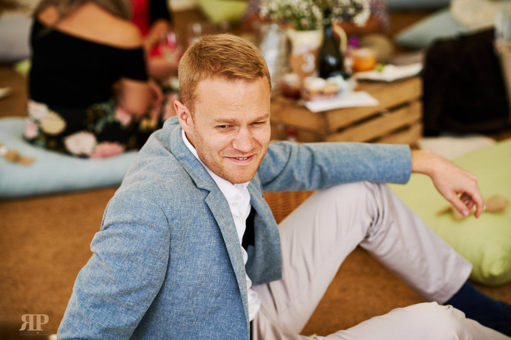  Lizzie Robin wedding at Stokes Farm Barn, Binfield                                